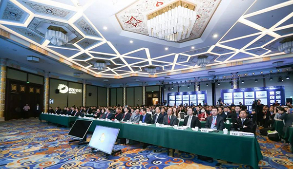 菠菜担保网获评“2018年度固废行业最具影响力企业”，，，，，，党委书记、总裁乔德卫出席固废战略论坛并揭晓主旨演讲